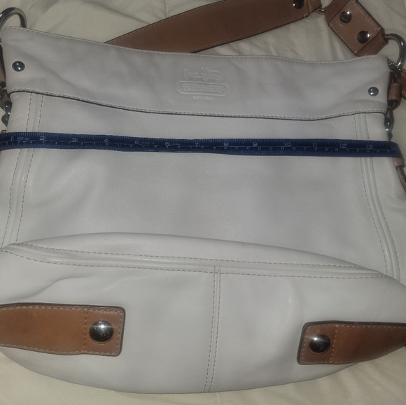 Coach Cream White Pebble Leather Bag with Camel Strap and Gold Hardware - Picture 5 of 7